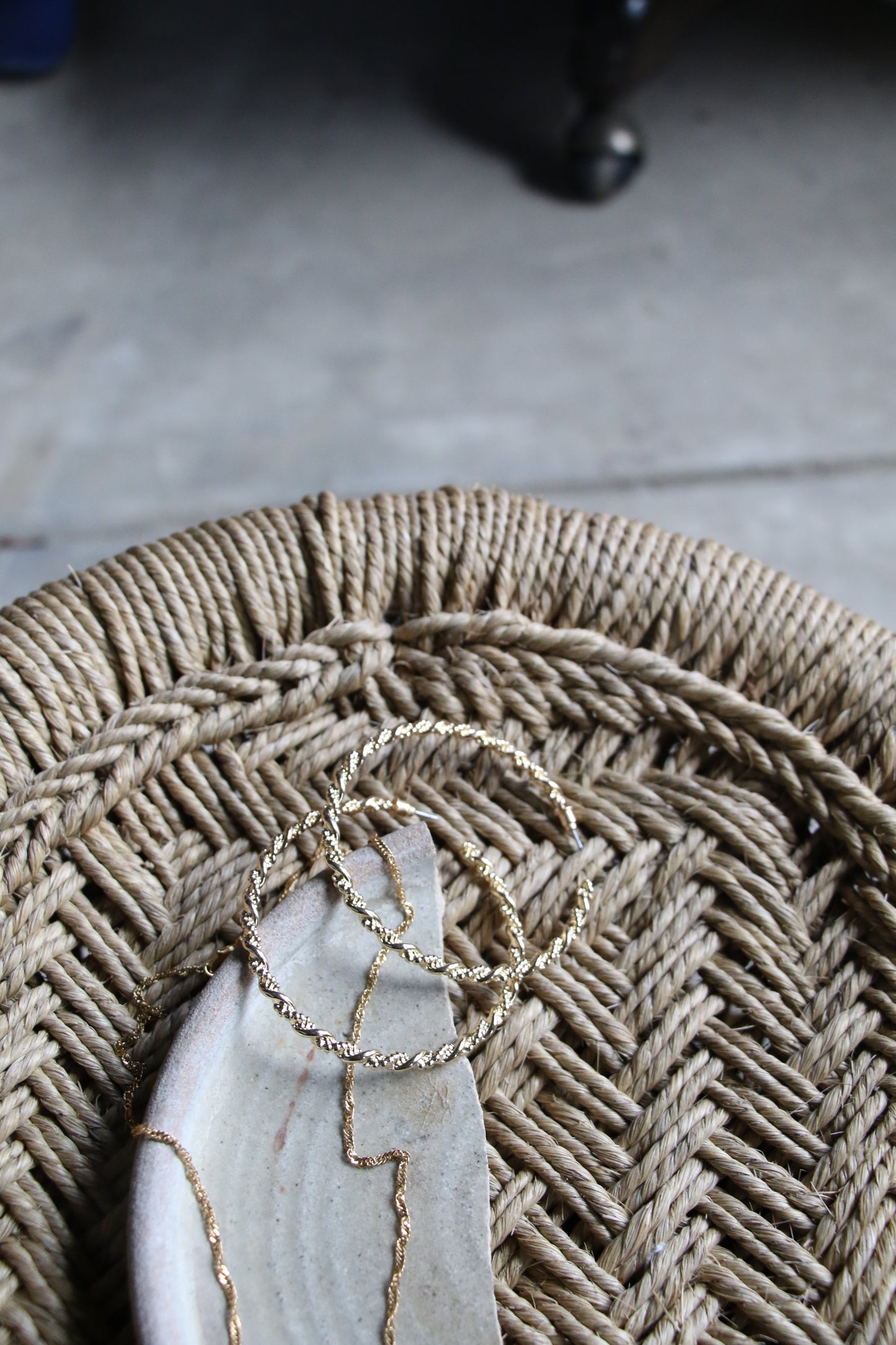 GOLD ROPE HOOPS