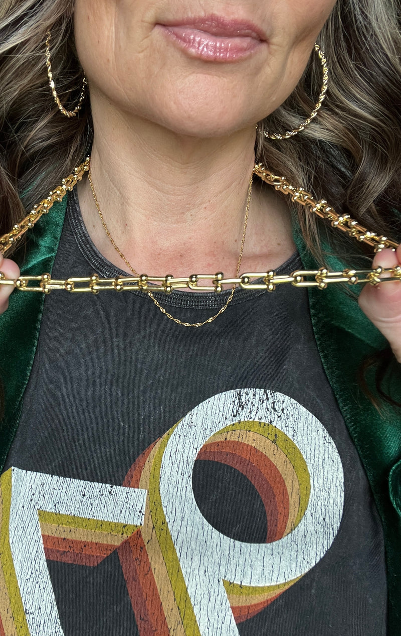 122351 Chunky gold link necklace moon