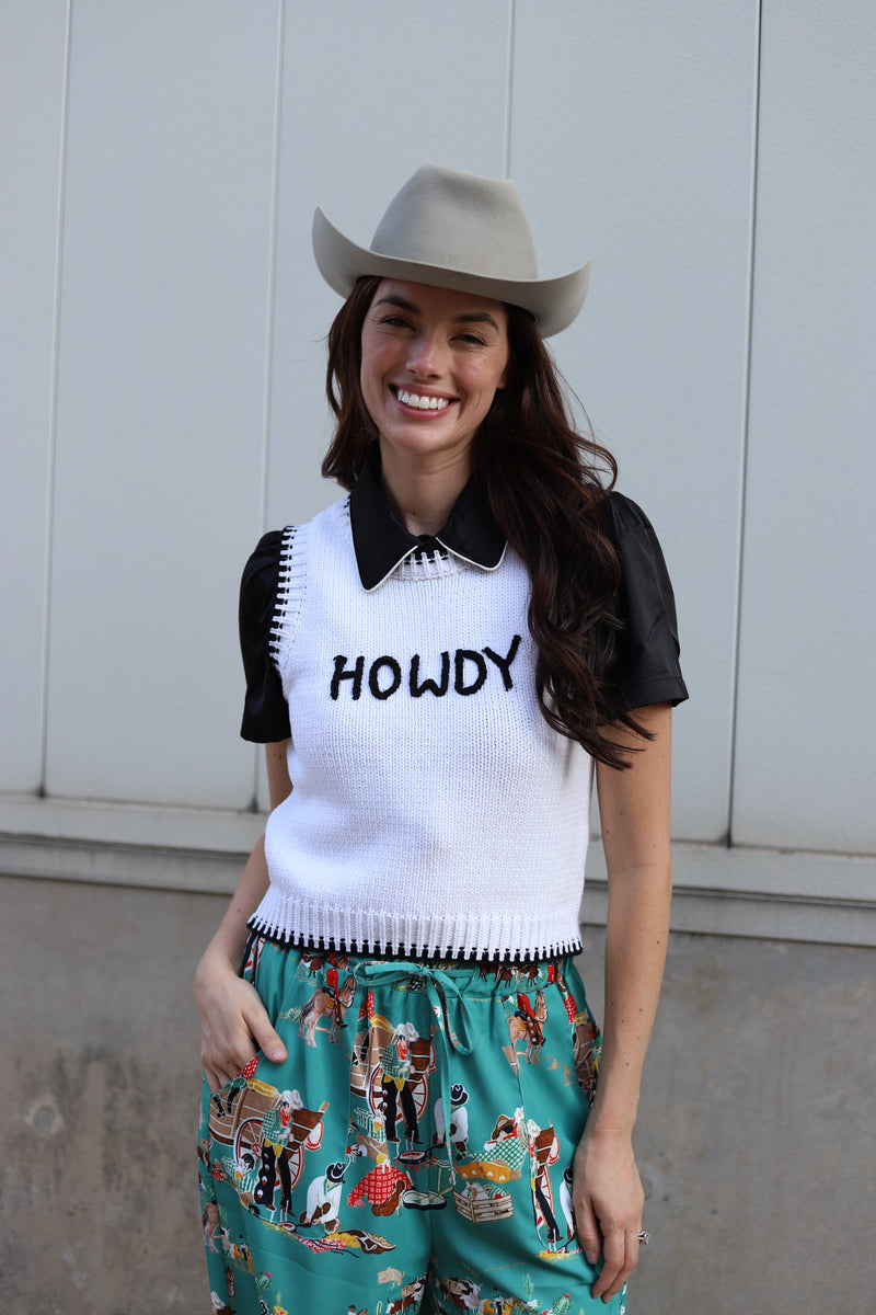 TH4215 WHITE BLACK HOWDY PULLOVER SWEATER