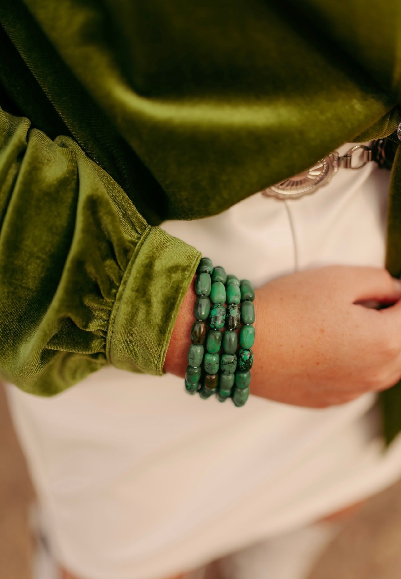 GREEN BARREL STRETCH BRACELET