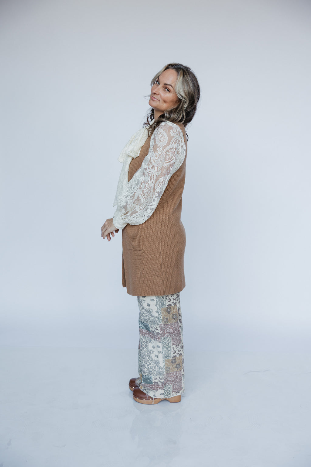 DARK CAMEL BUTTON DOWN SWEATER