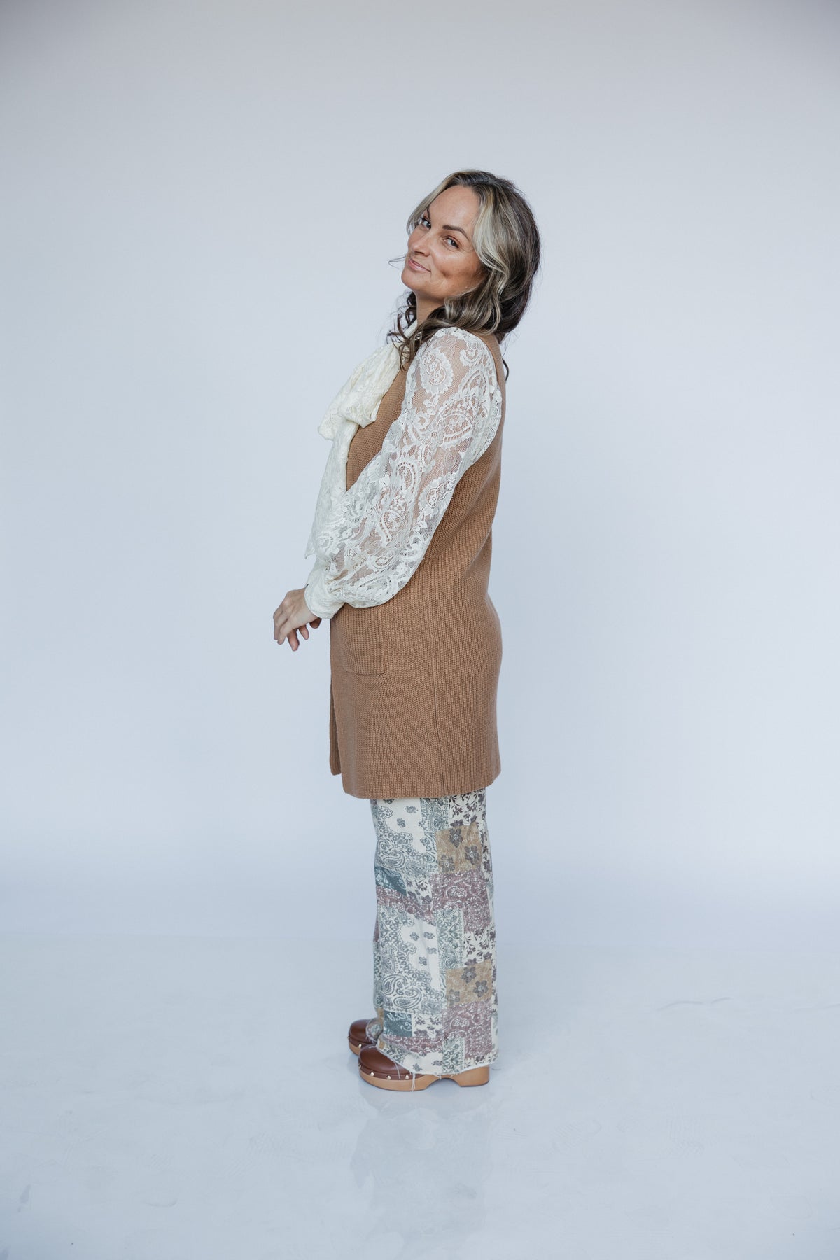 DARK CAMEL BUTTON DOWN SWEATER