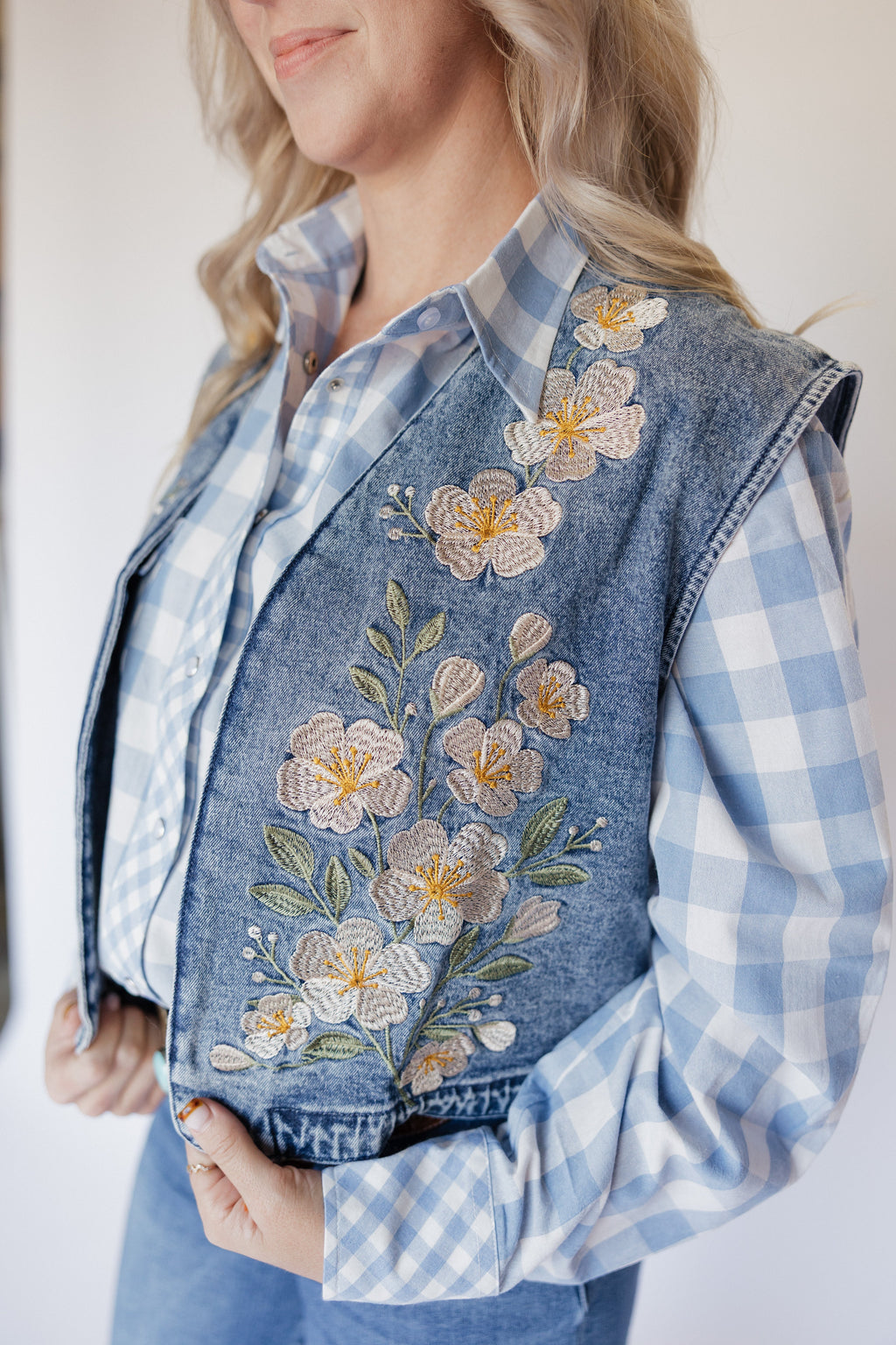 IVORY FLORAL VEST