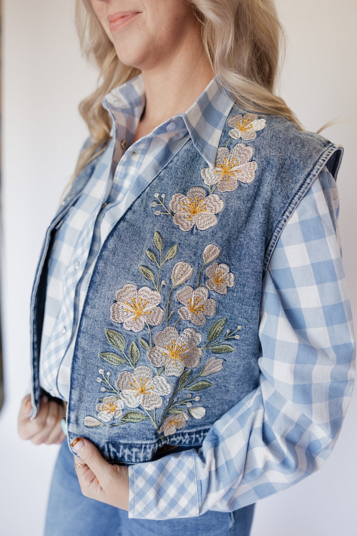 IVORY FLORAL VEST