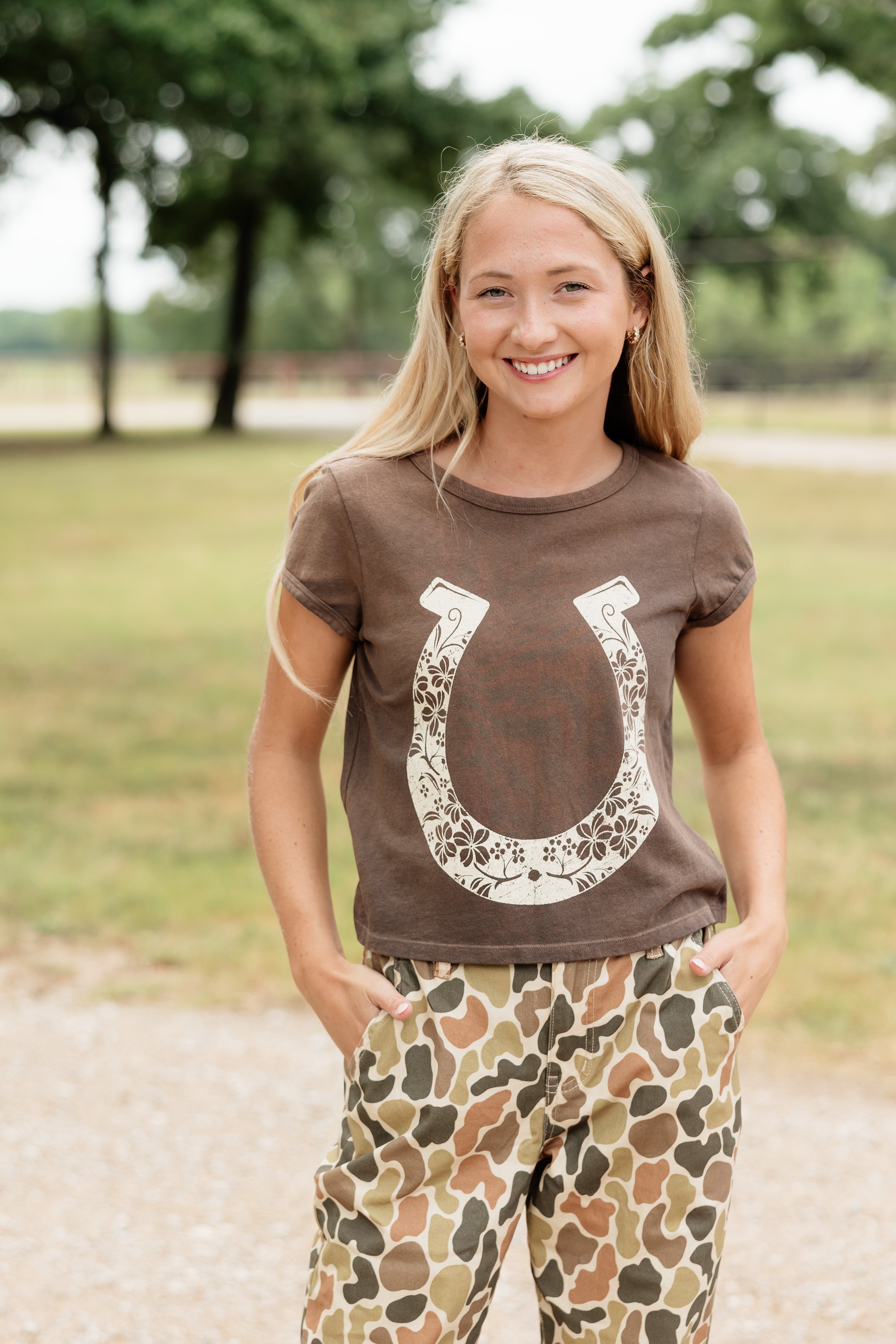 FLORAL HORSESHOE GRAPHIC TEE