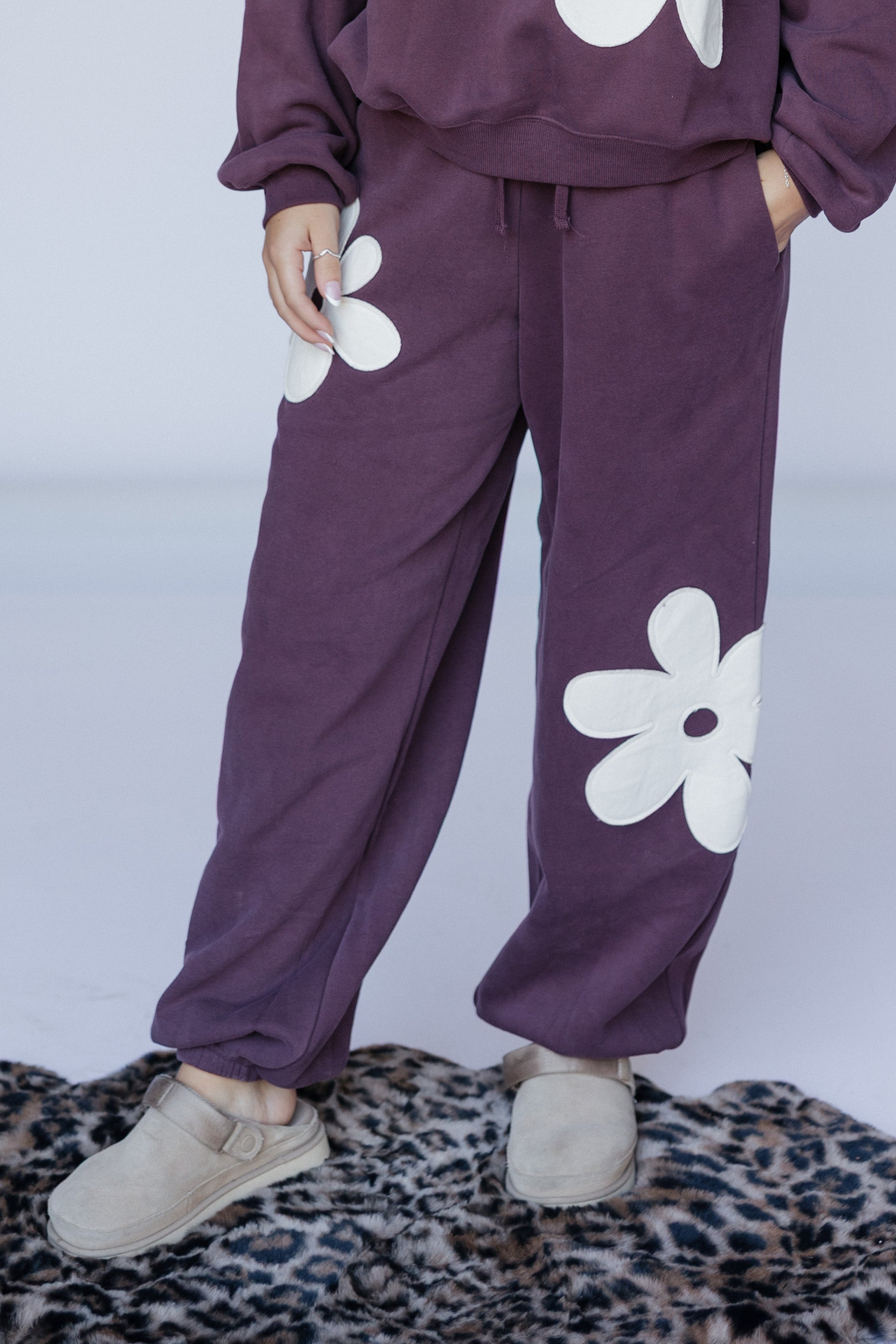 PLUM FLOWER SWEATPANT