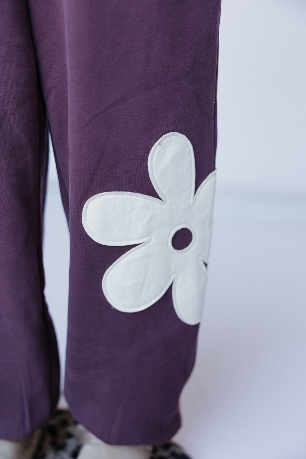 PLUM FLOWER SWEATPANT