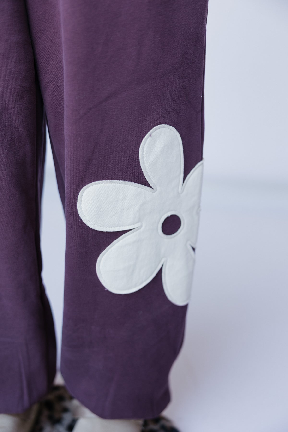 PLUM FLOWER SWEATPANT