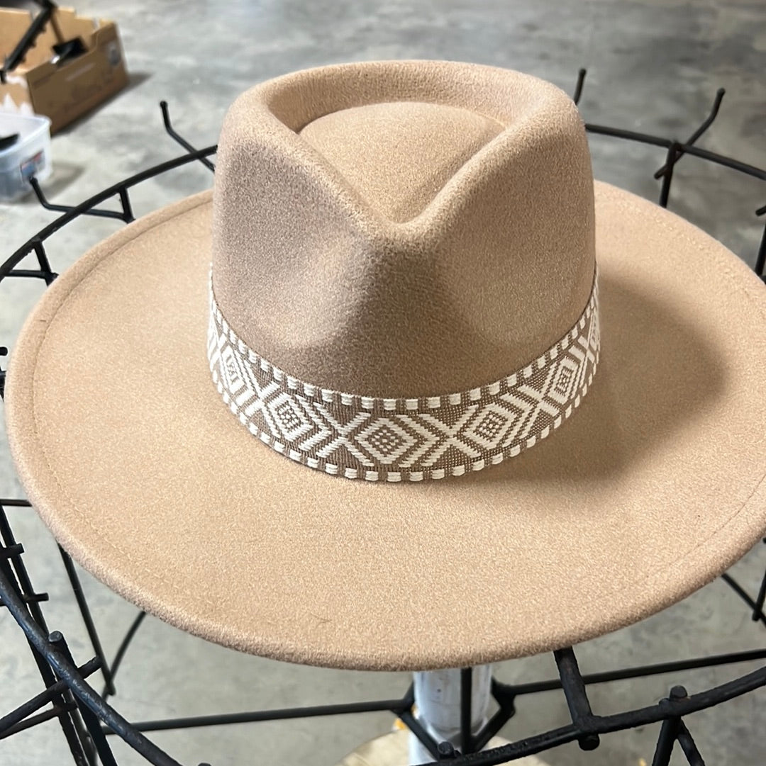 82924 TAUPE WITH TRIBAL BAND WESTERN HAT
