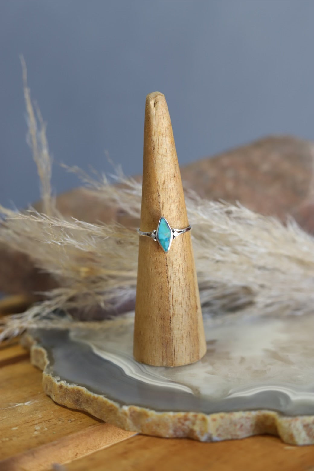 22424 SILVER RING W/ DIAMOND SHAPE TURQ STONE