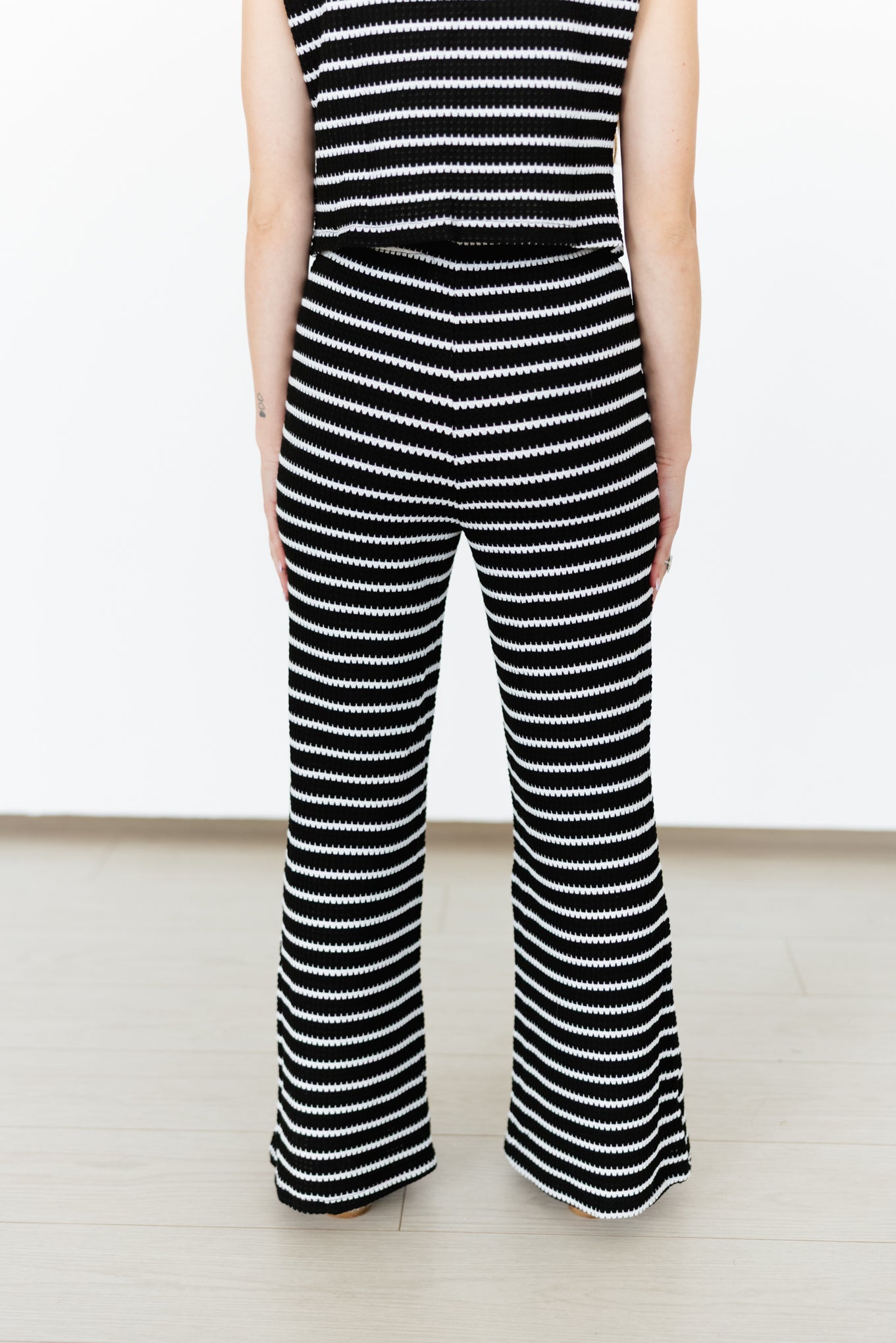 BLACK STRIPE TIE SET