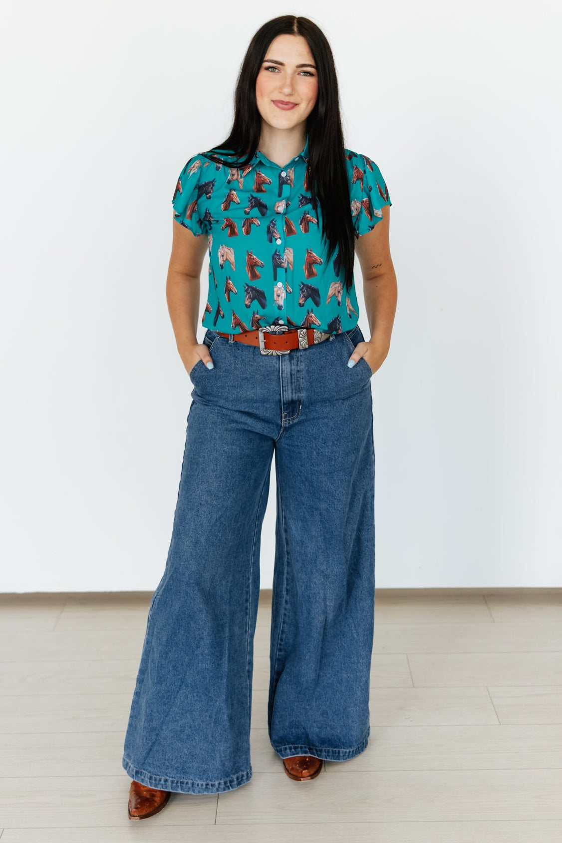 TURQUOISE HORSE FLUTTER SLEEVE