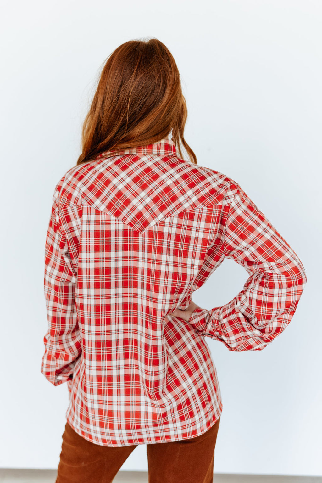 COLLAR PEARL SNAP RED PLAID TOP