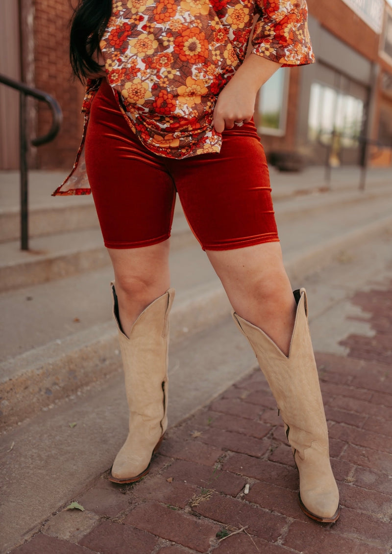 8010 RUST VELVET BIKER SHORTS