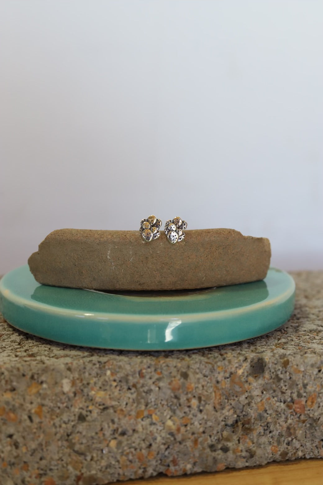 22419 SILVER CACTI STUDS