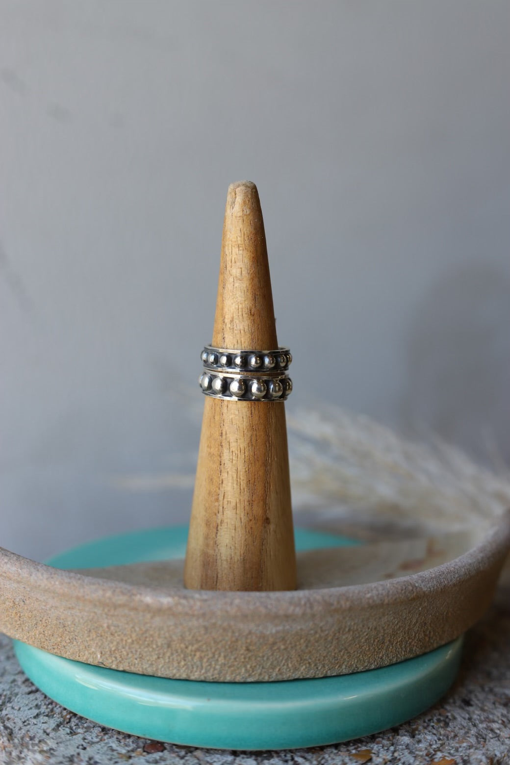 22414 SILVER INTRA LAY DOT RING