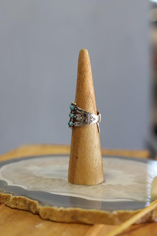 22428 SQUARE SILVER RING W/ TURQ AND ARROW DETAIL