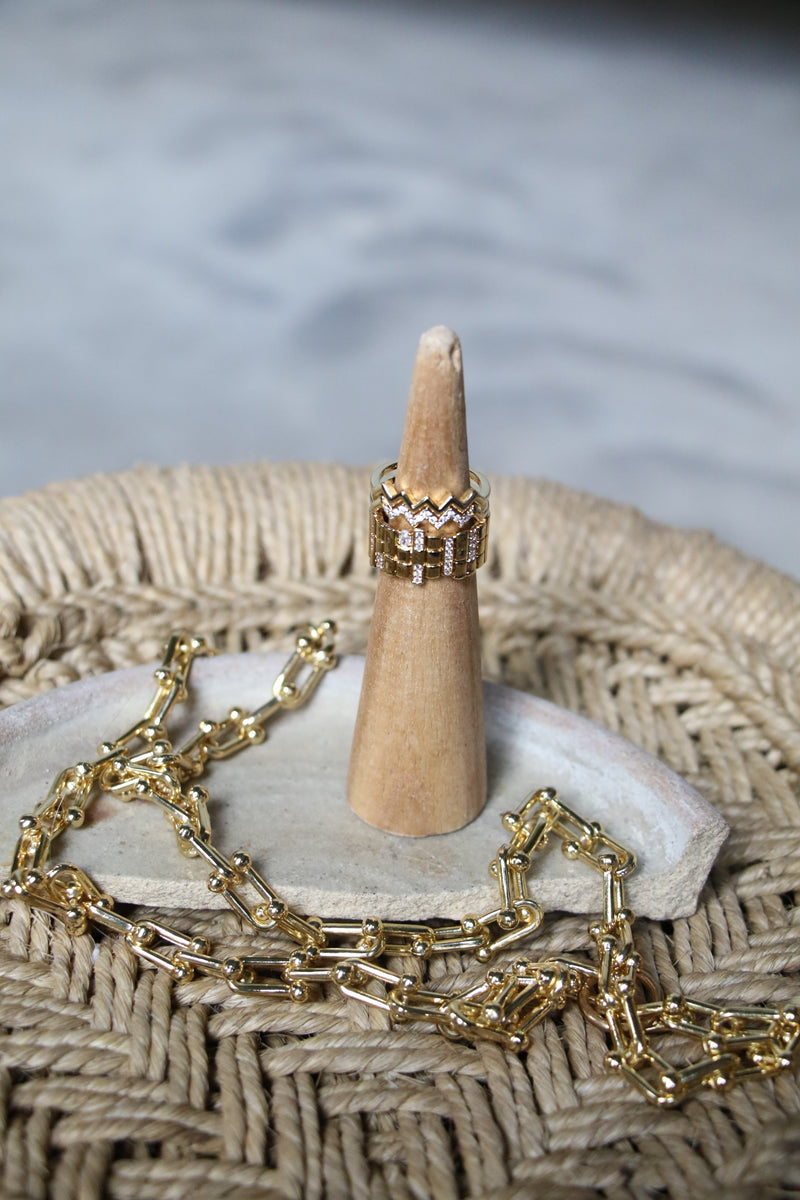 122351 Chunky gold link necklace moon