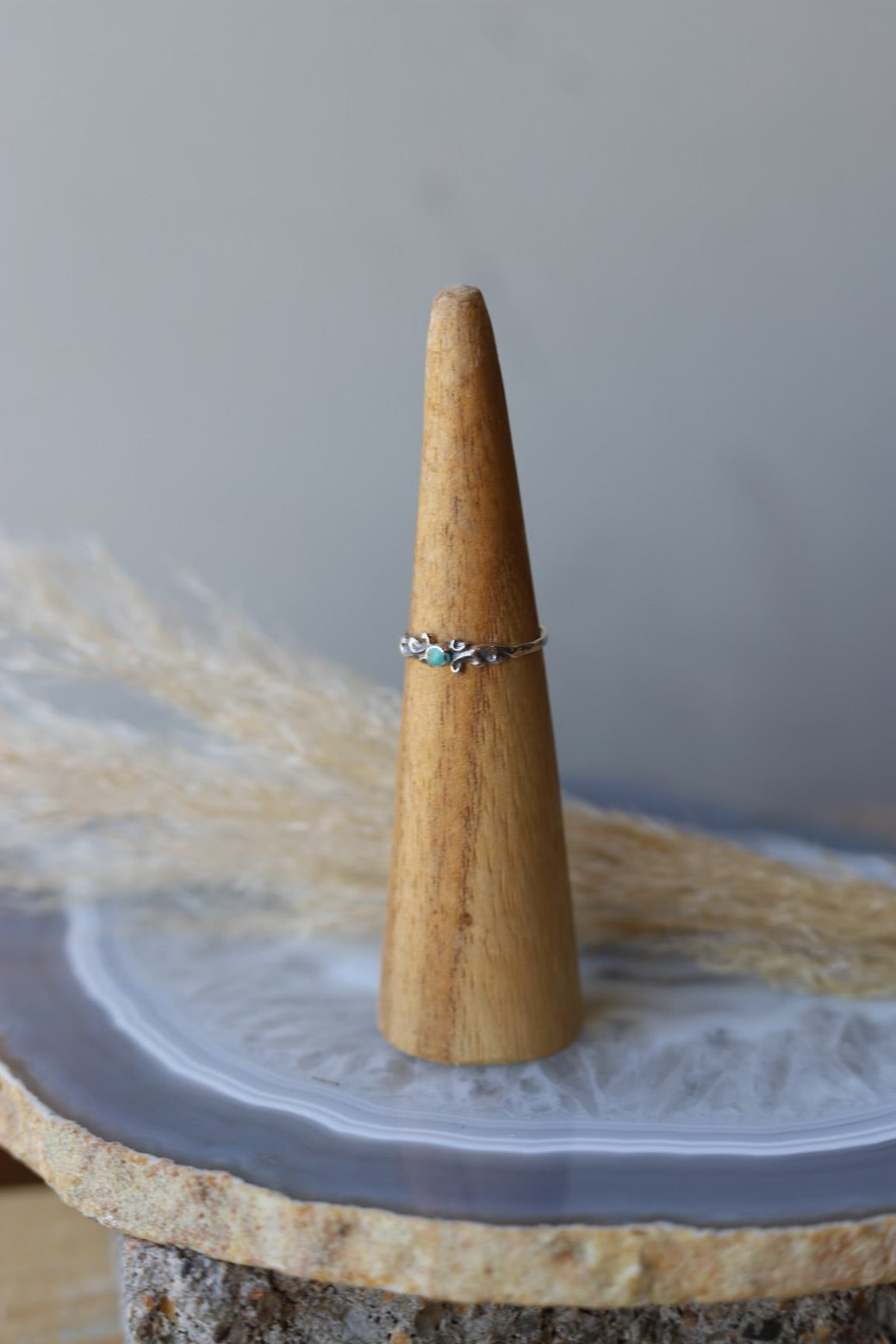 22416 SWIRL SILVER RING W/ TURQ STONE