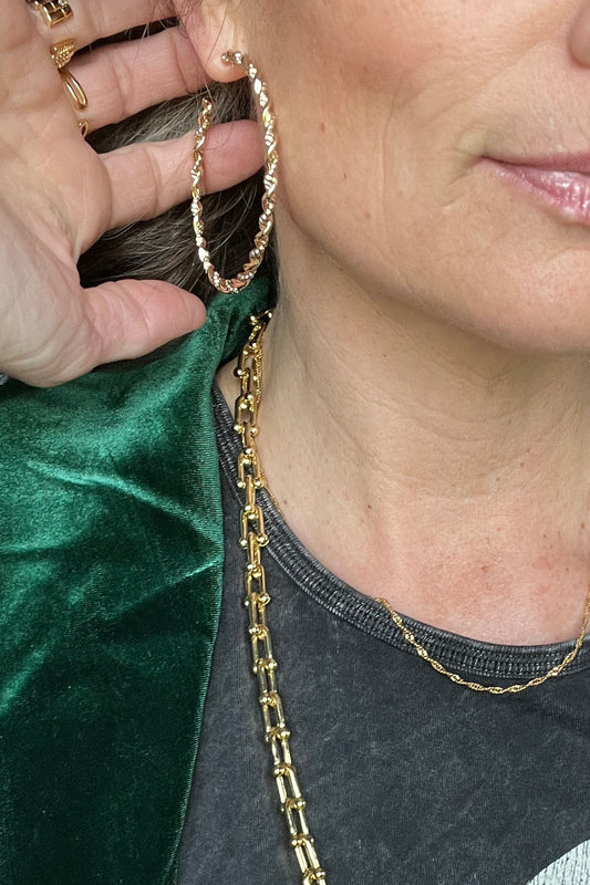 GOLD ROPE HOOPS