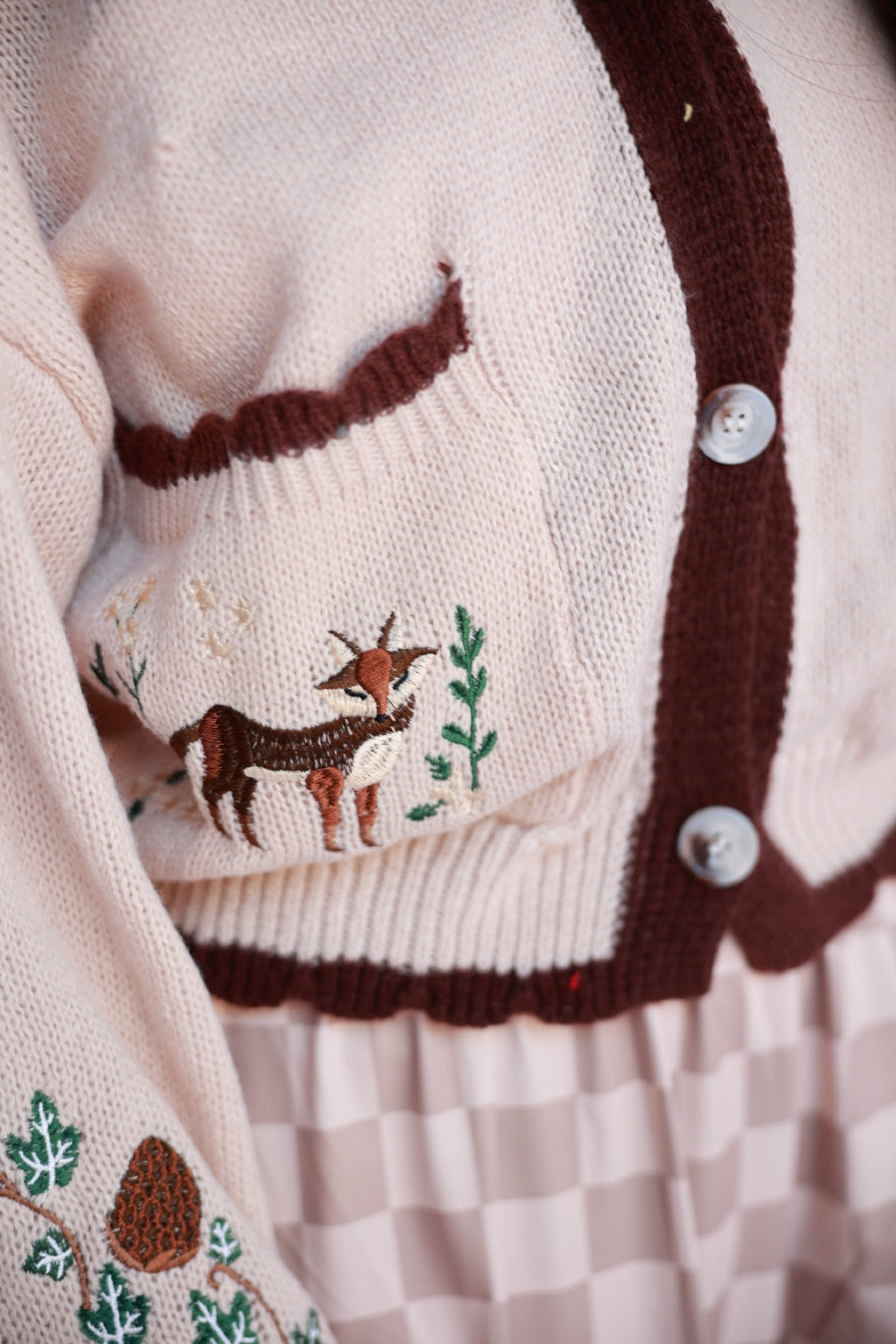 Fox Motif sweater pocket