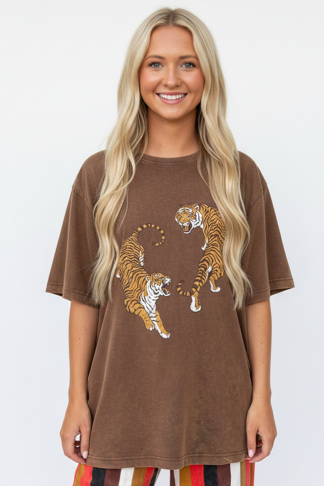 TWIN TIGERS GRAPHIC TEE