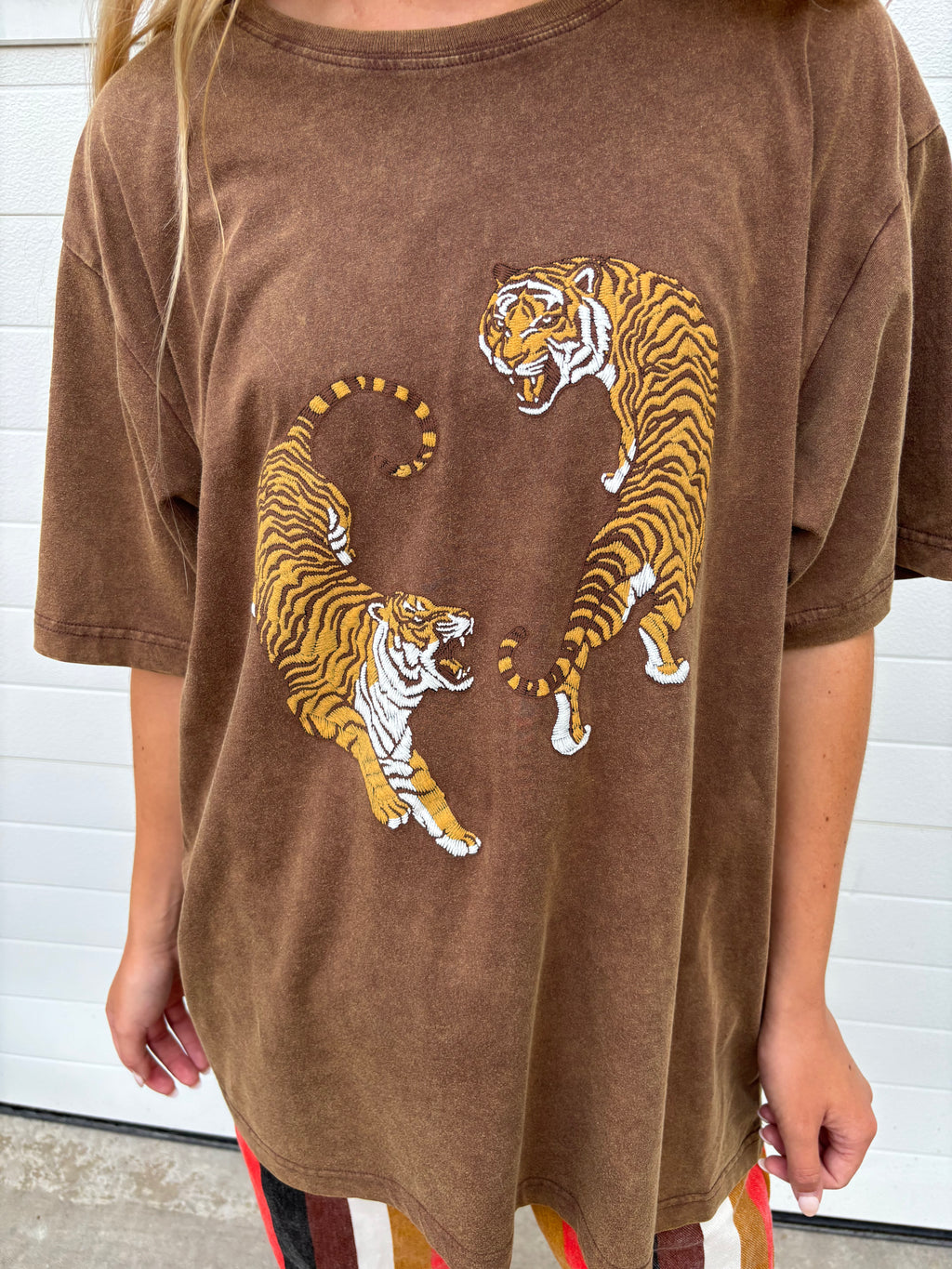 TWIN TIGERS GRAPHIC TEE