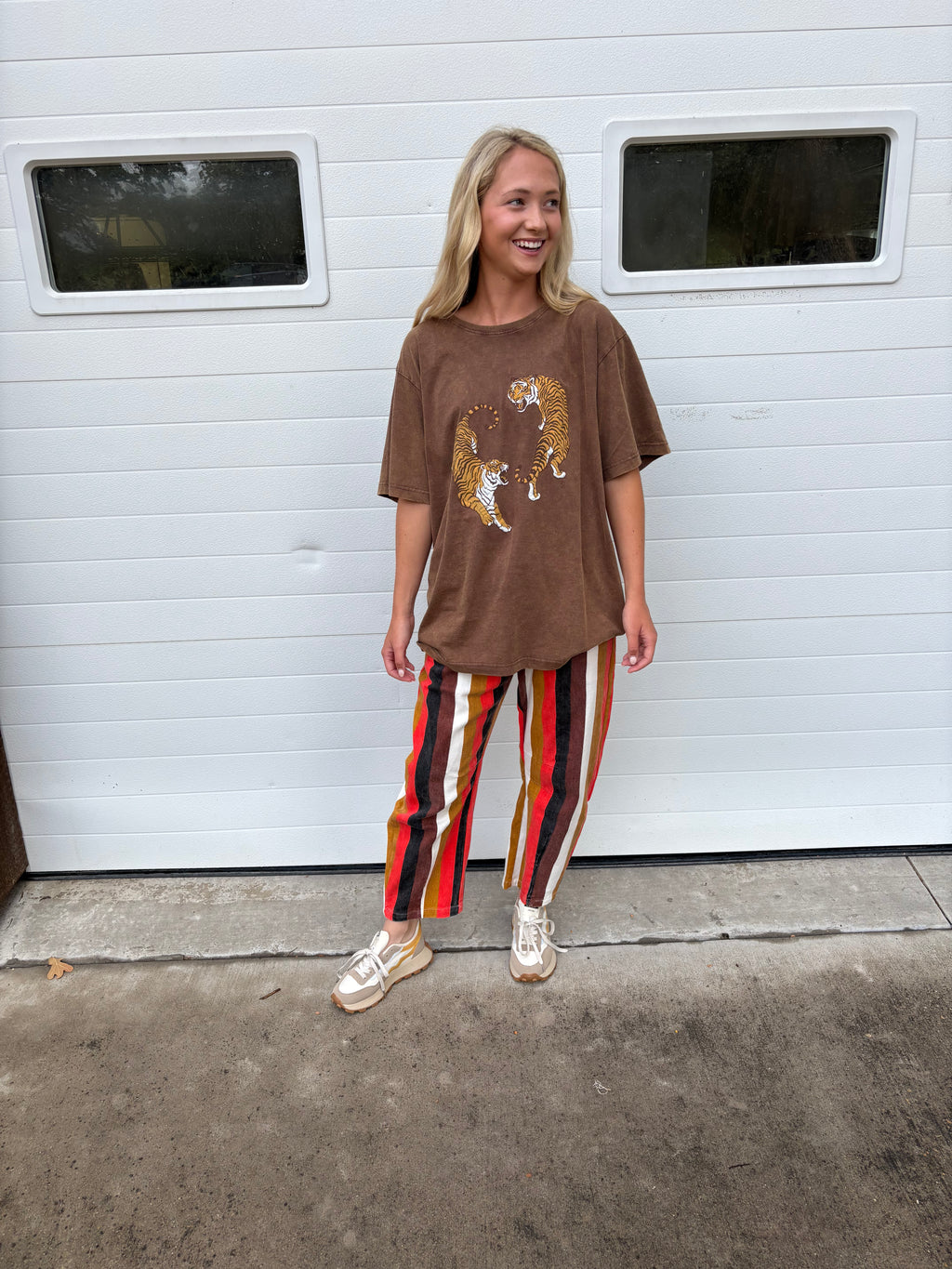 TWIN TIGERS GRAPHIC TEE