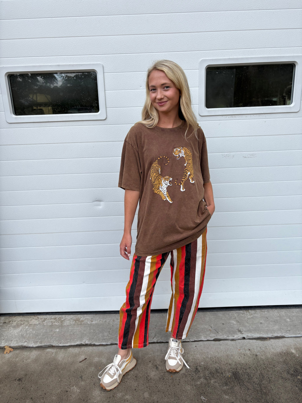 TWIN TIGERS GRAPHIC TEE