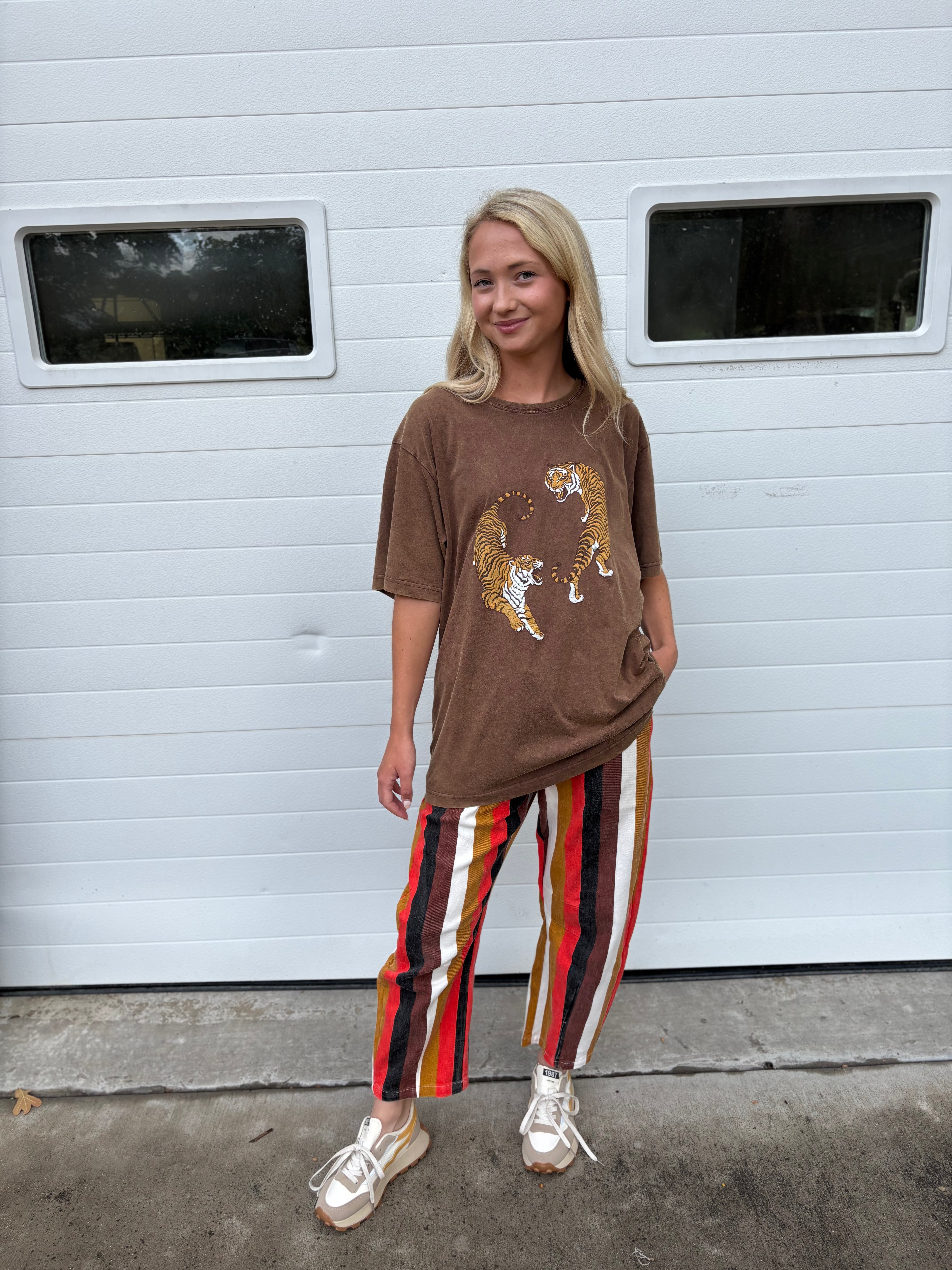 TWIN TIGERS GRAPHIC TEE