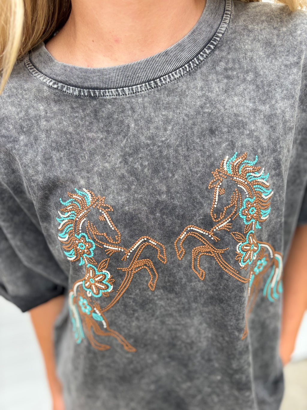 HORSE DUO GRAPHIC TEE