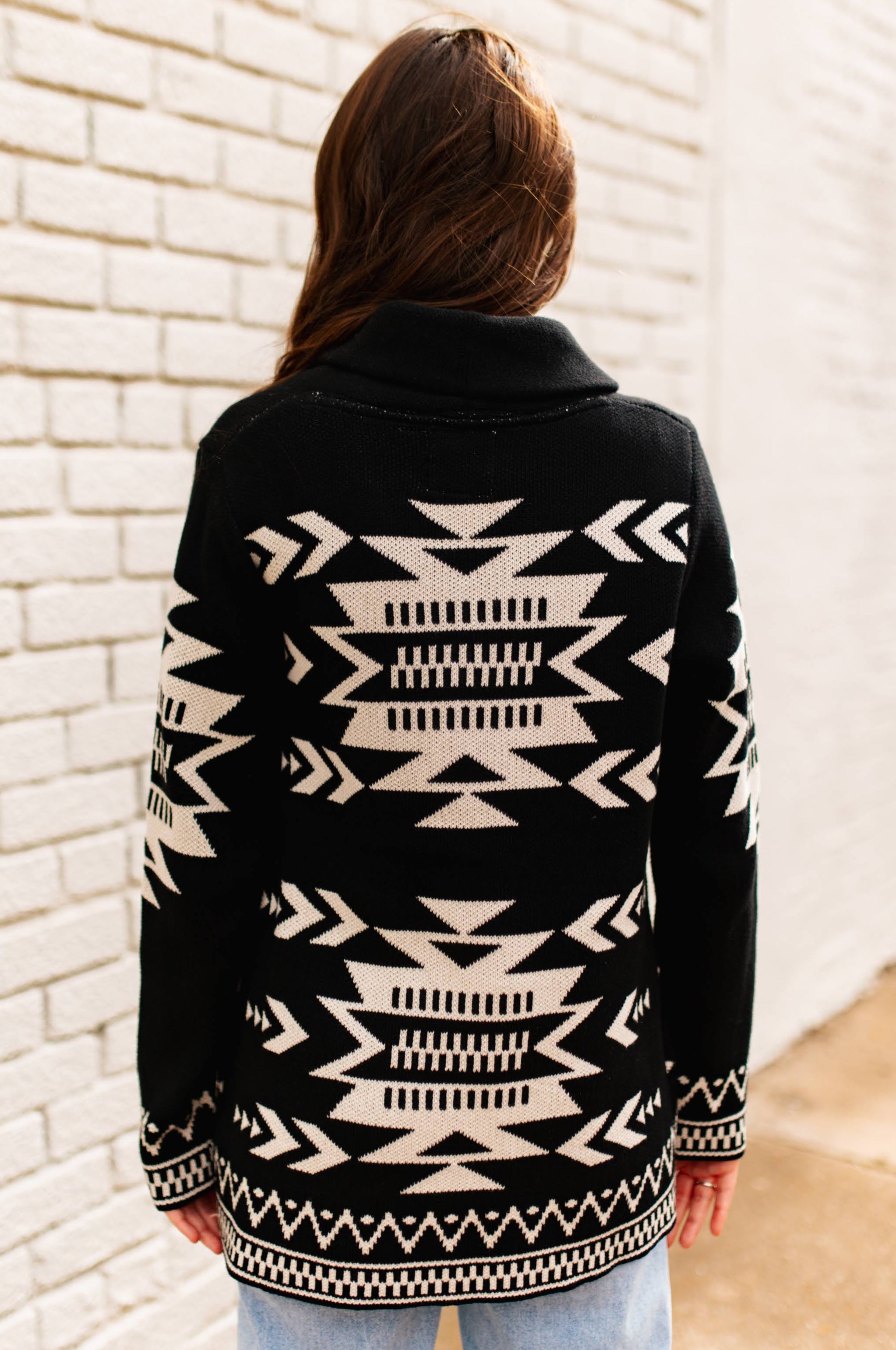 BLACK GEOMETRIC KNIT CARDIGAN