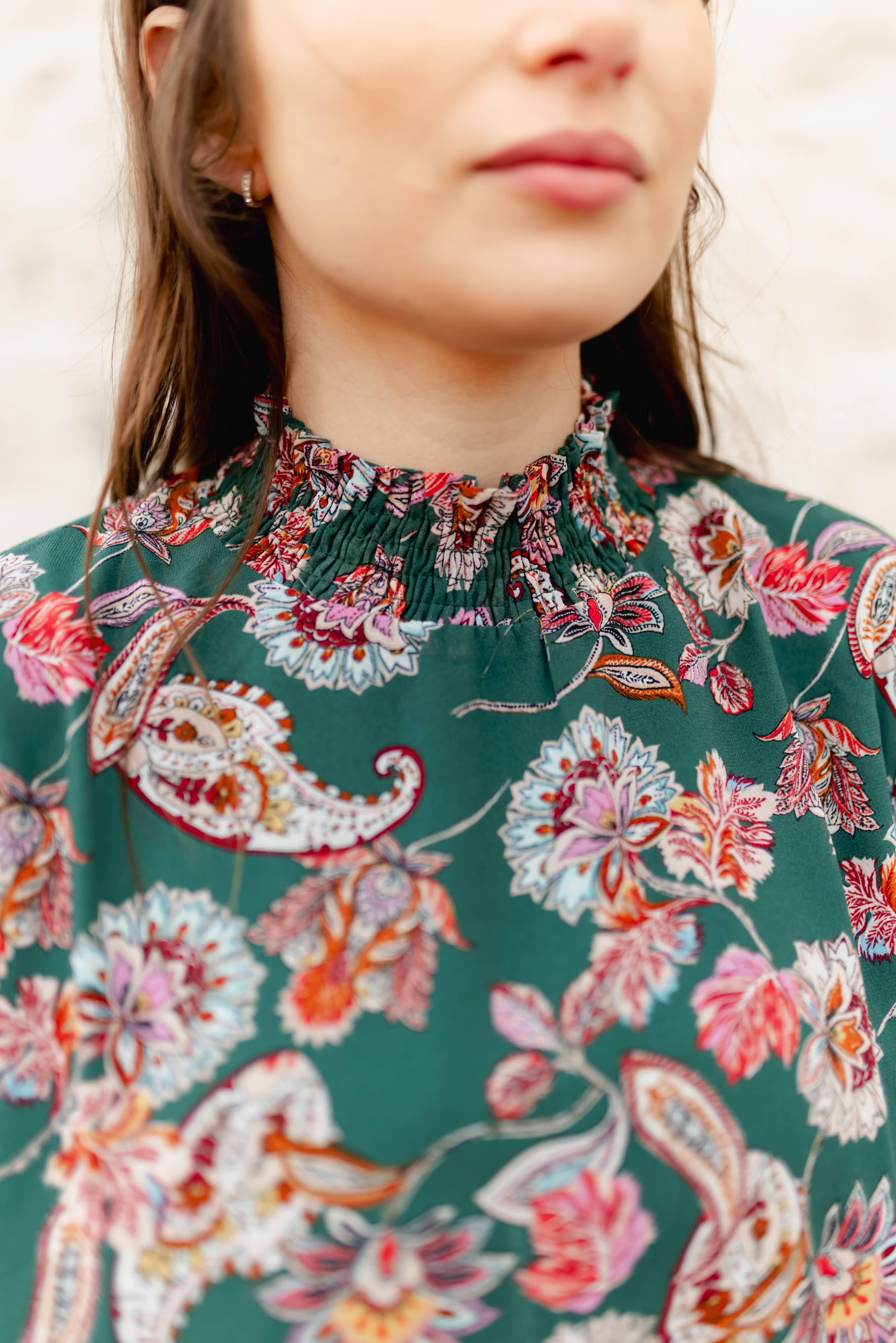 TH1900 S216 GREEN PAISLEY RUFFLE NECK TOP (1 Piece)