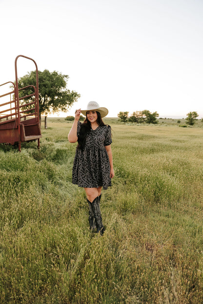 HORSESHOE TIE DRESS