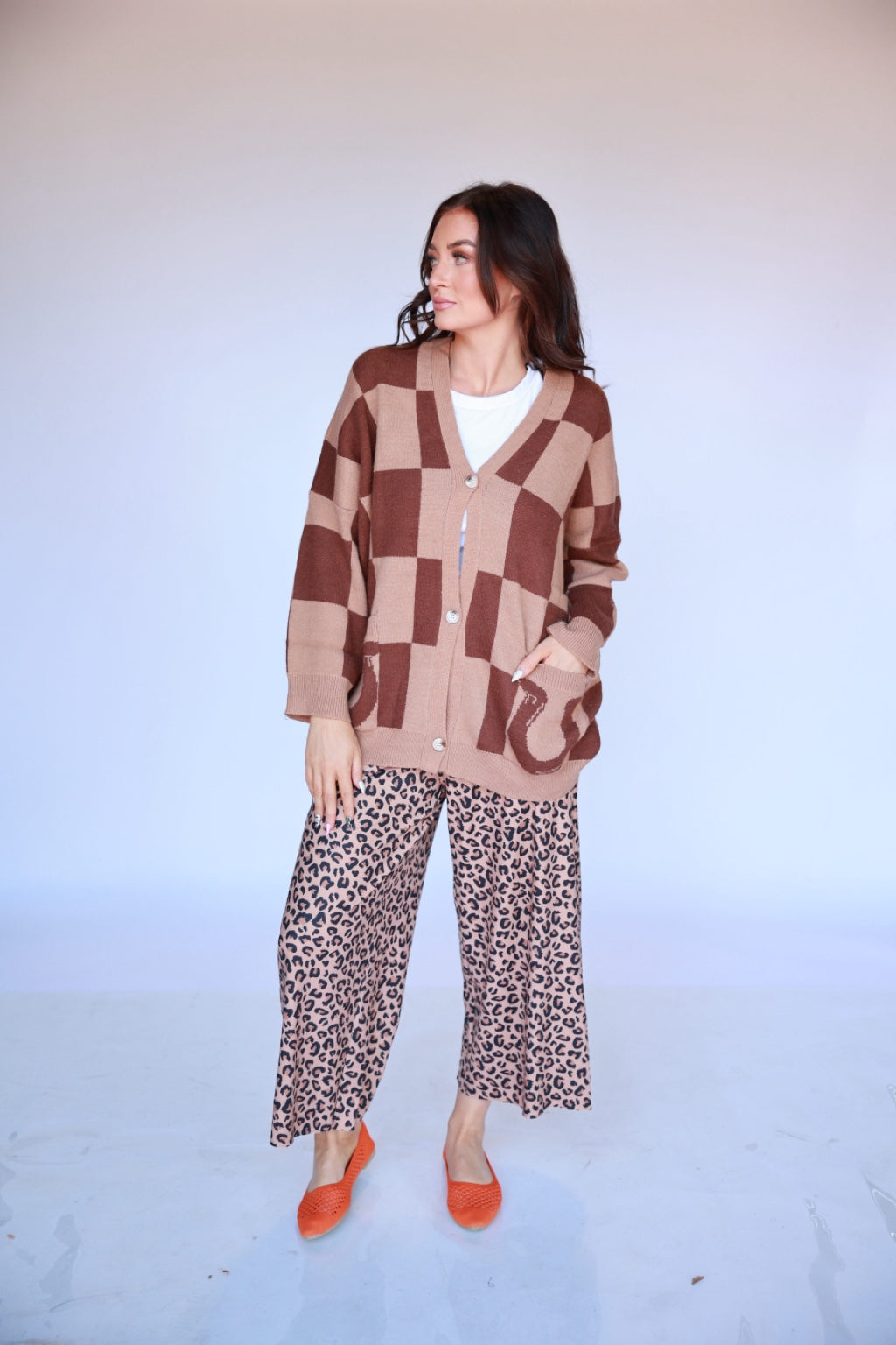 Brown checkered cardigan 03 fullbody