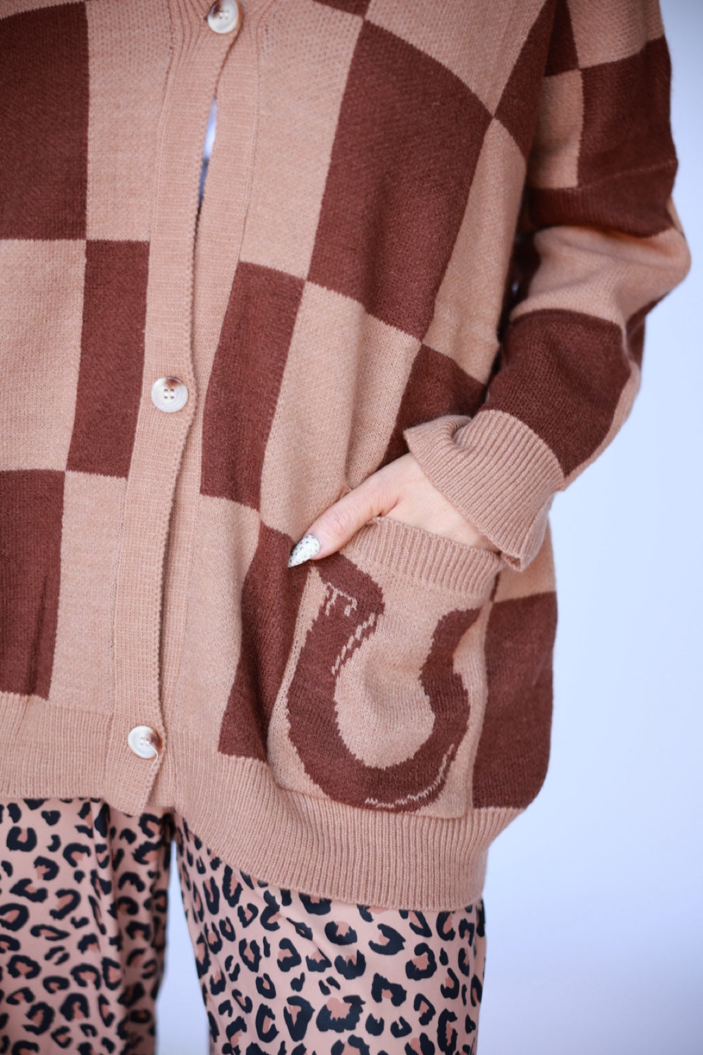 Brown checkered cardigan 05 detail1