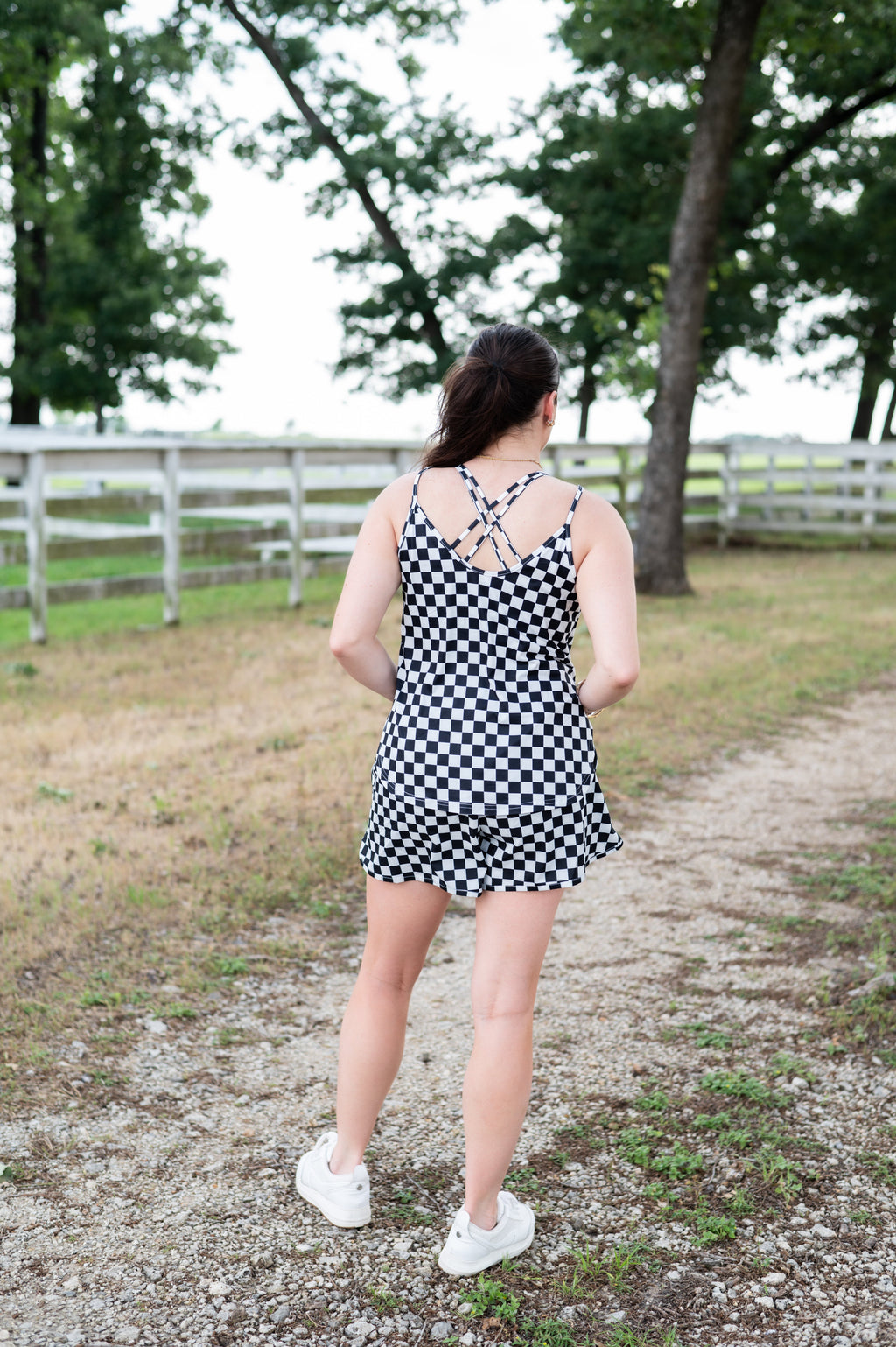 FLOWY CHECKER TANK
