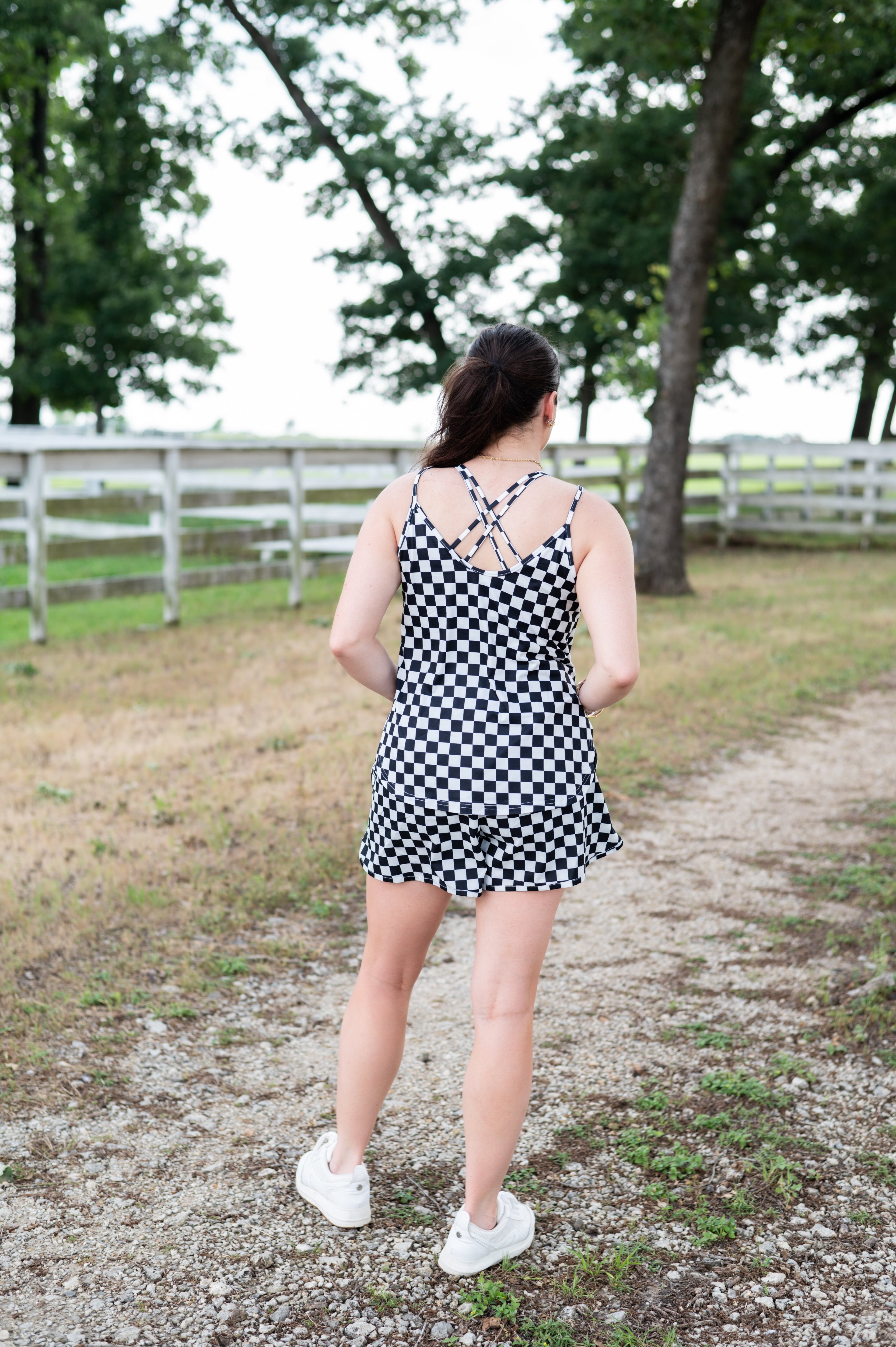 FLOWY CHECKER TANK