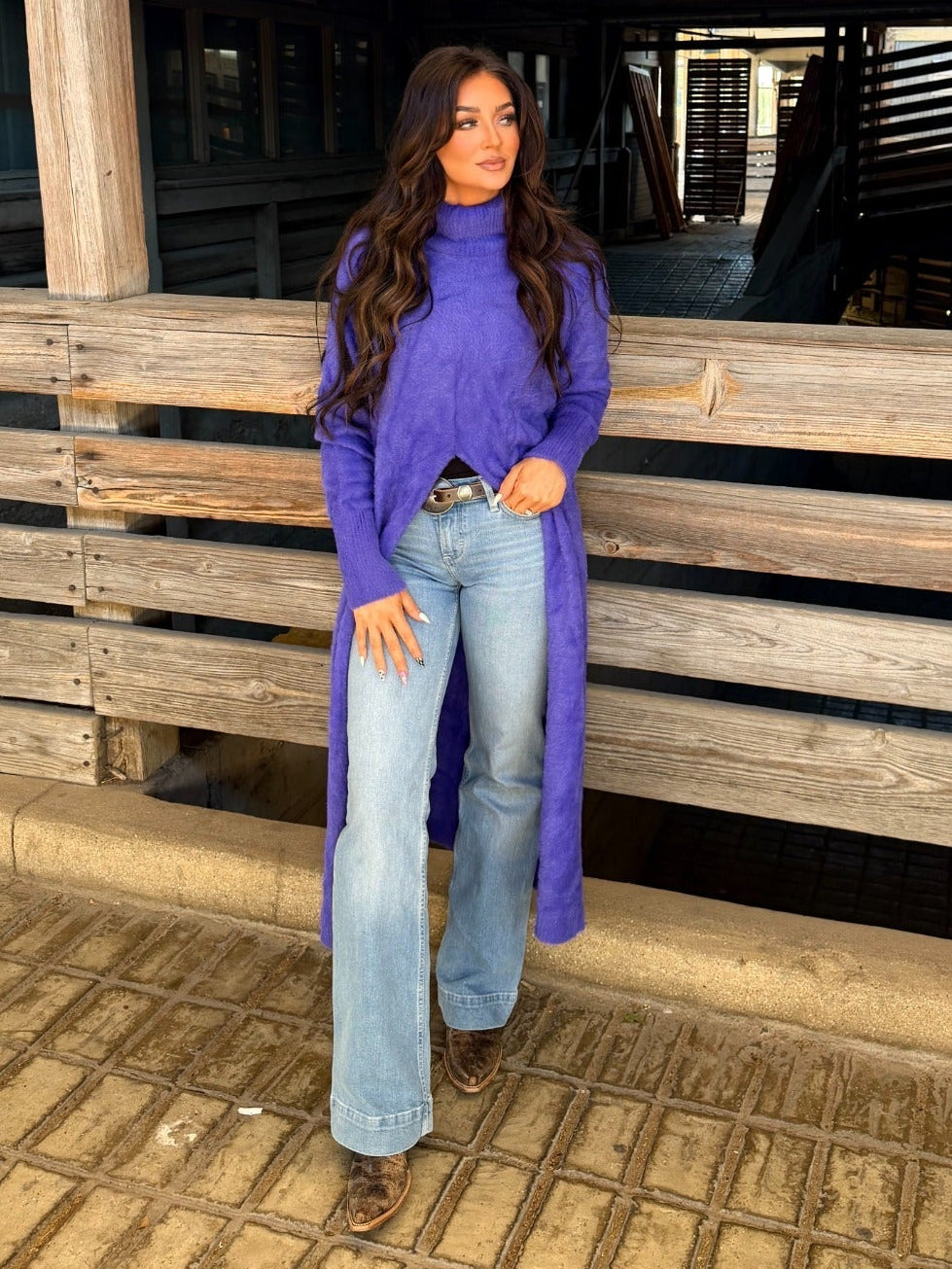 TH900 Blue Violet Sweater 03 FULLBODY