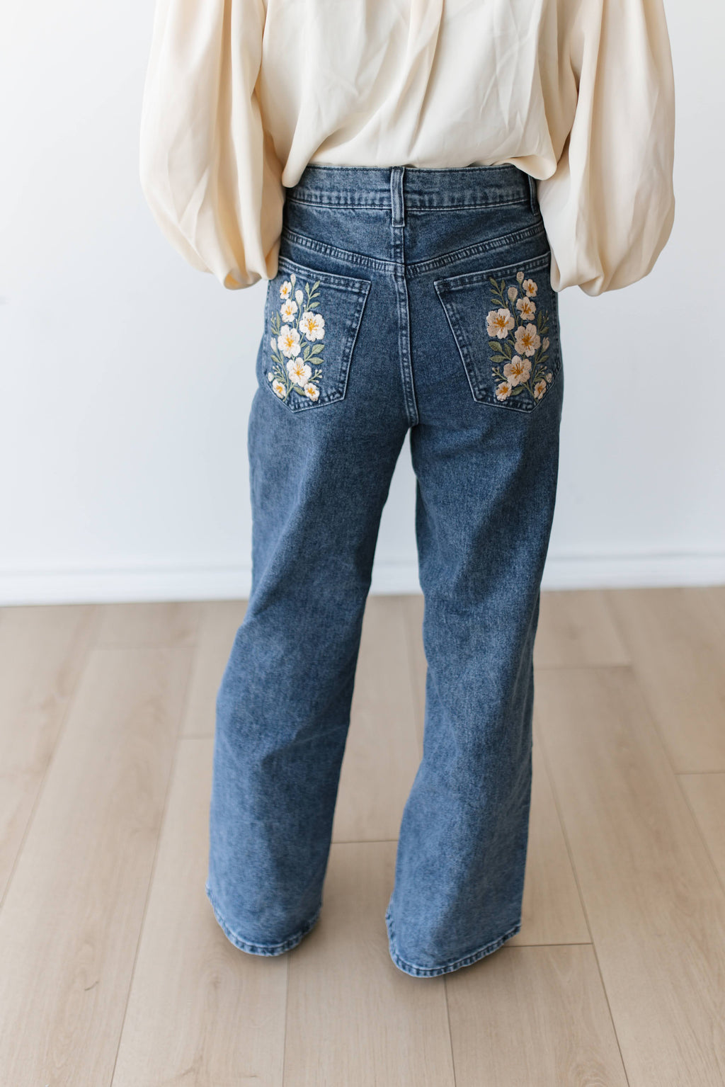IVORY FLORAL EMBROIDERY JEAN