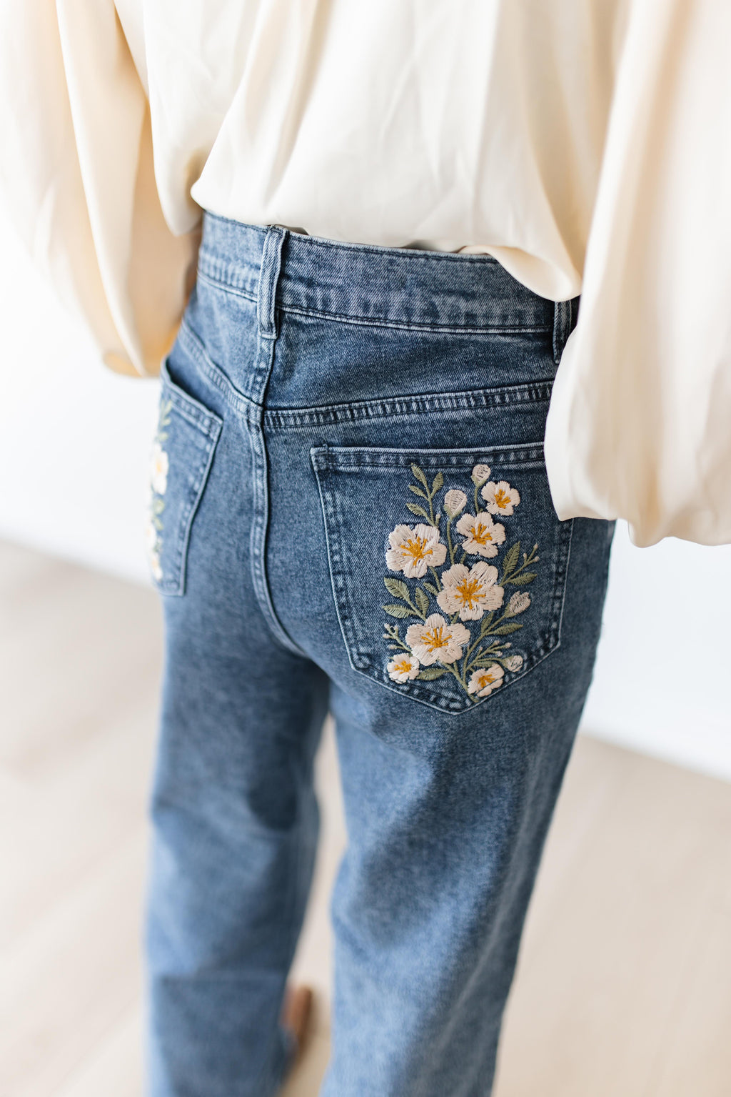 IVORY FLORAL EMBROIDERY JEAN