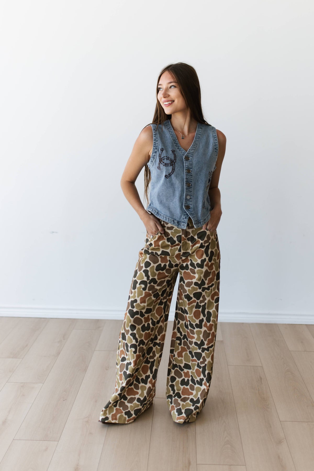 Roping Cowboy Embroidery Vest