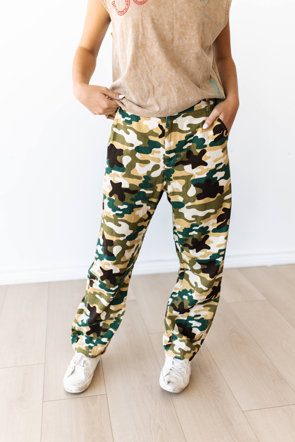 GREEN CAMO MID CROP PANT