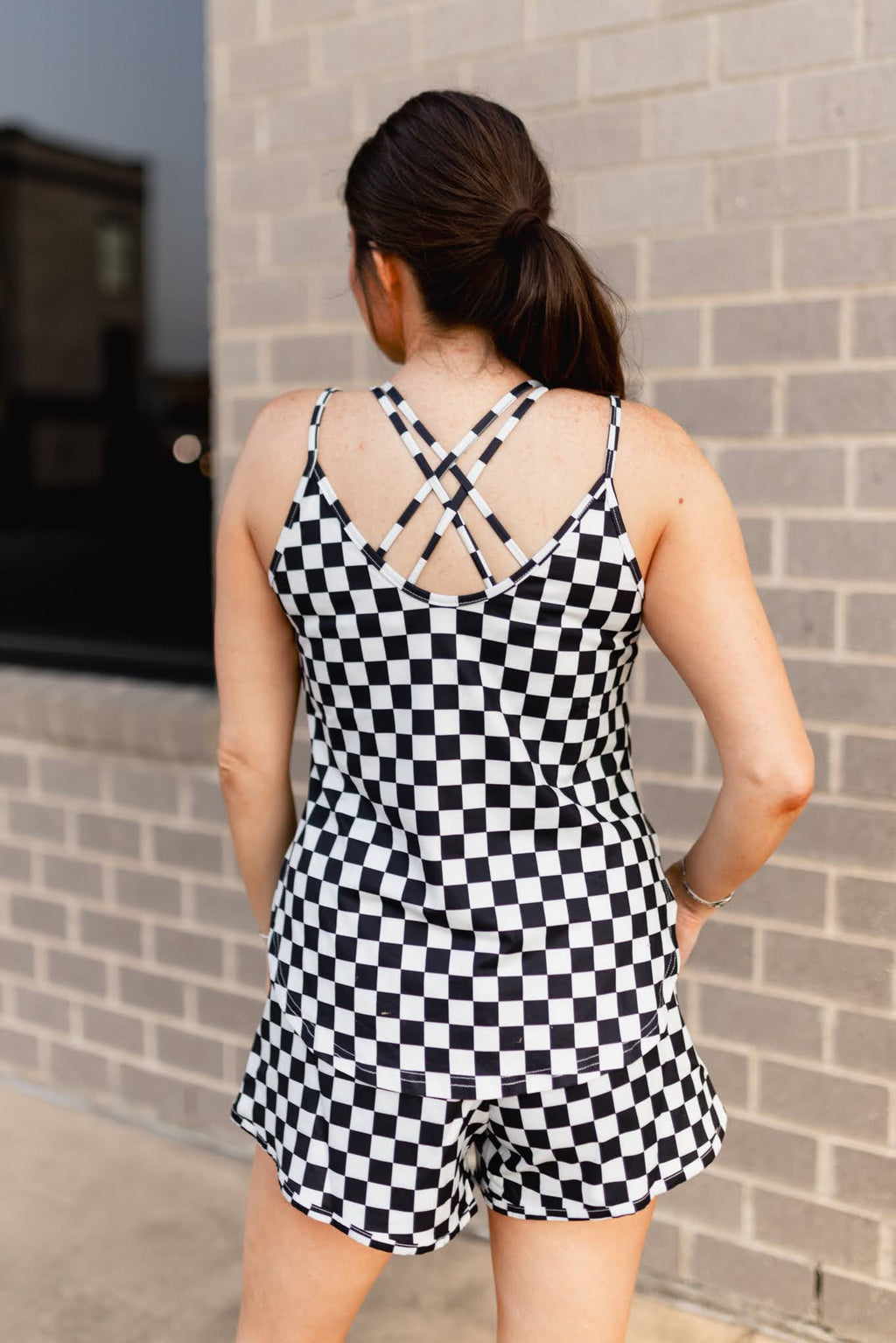 FLOWY CHECKER TANK