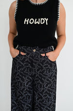TH4215 WHITE BLACK HOWDY PULLOVER SWEATER