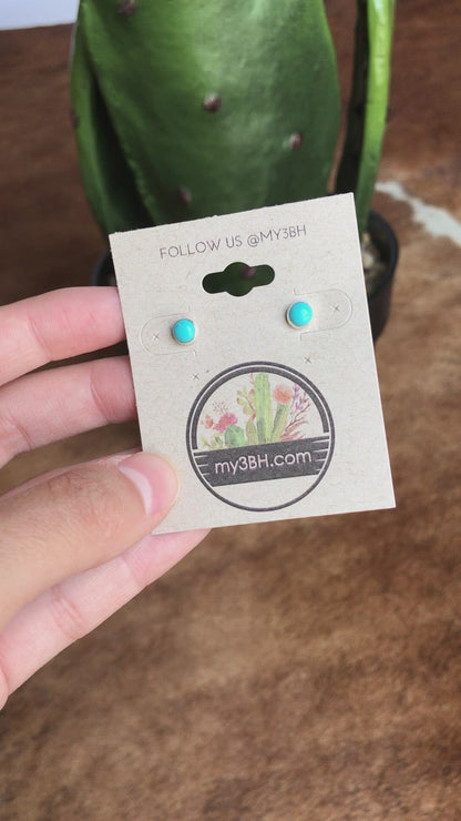 10616 STERLING SILVER TURQUOISE STUD EARRINGS
