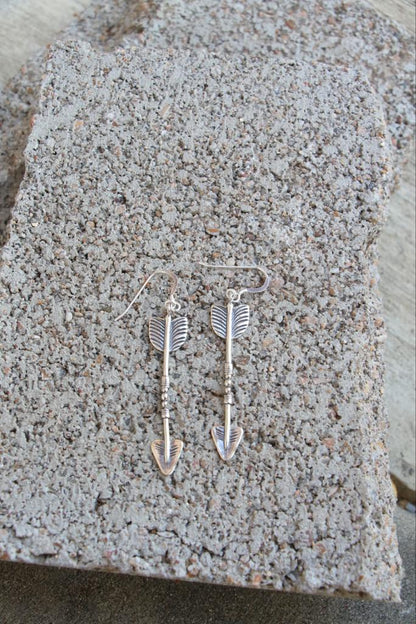 83014 STERLING SILVER ARROW ER