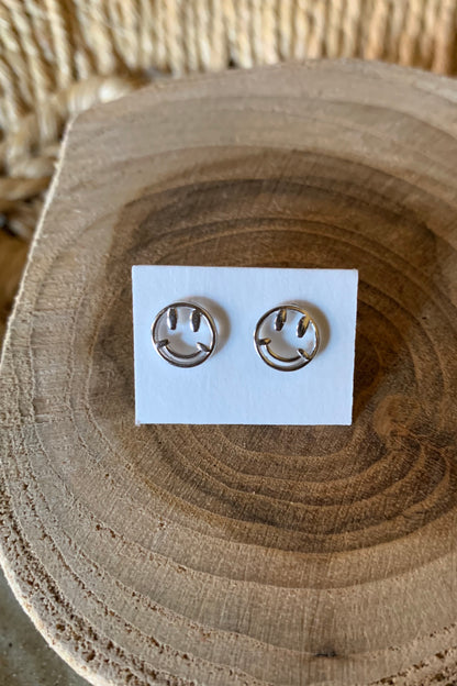 10612 SILVER SMILEY STUD ER